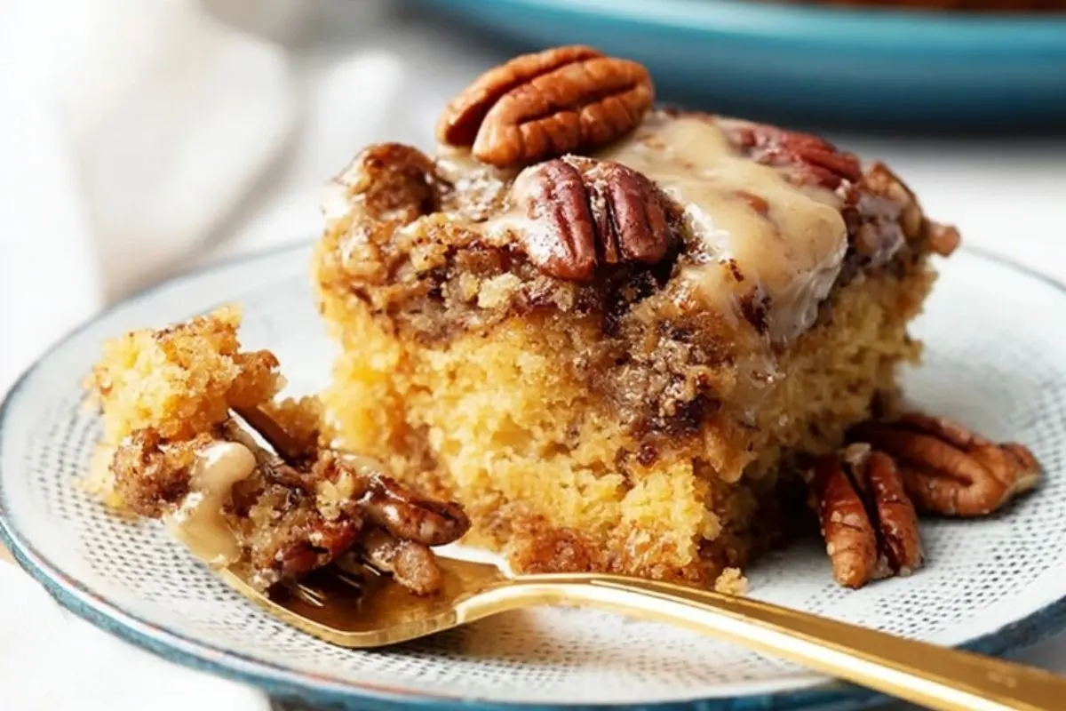 Easy Pecan Pie Dump Cake