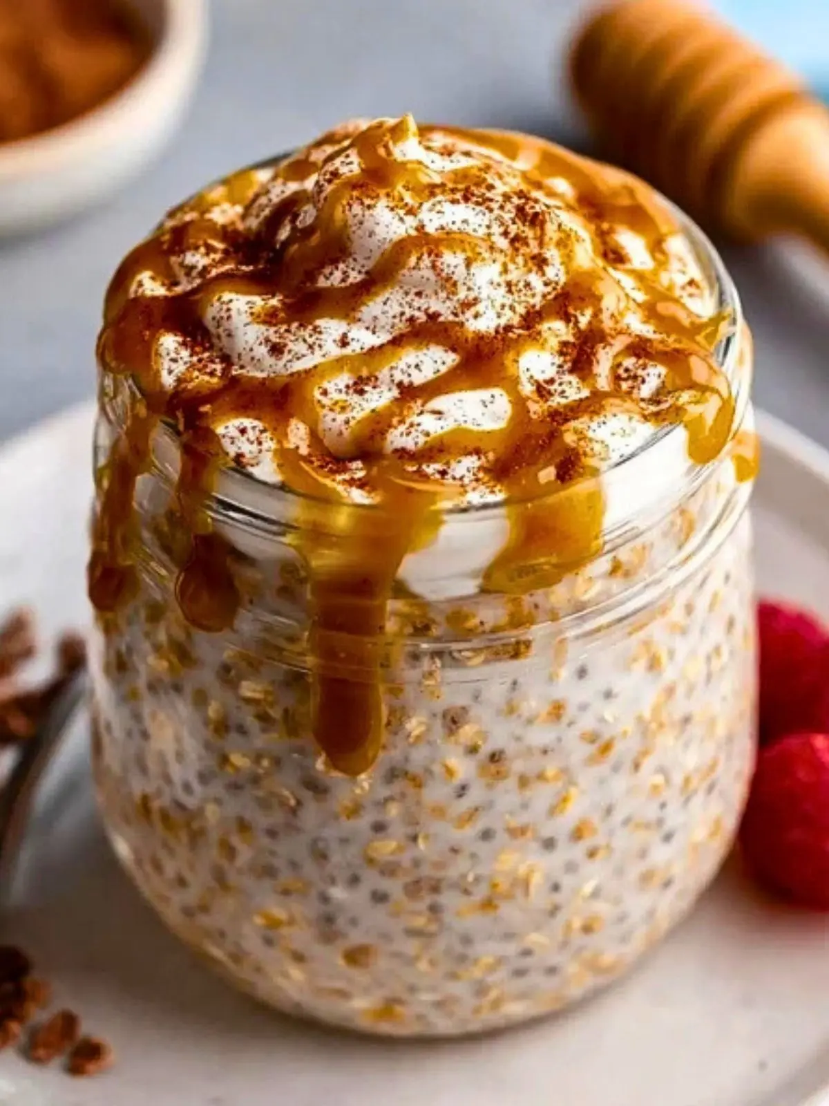 Protein-Packed Cinnamon Roll Overnight Oats (1)