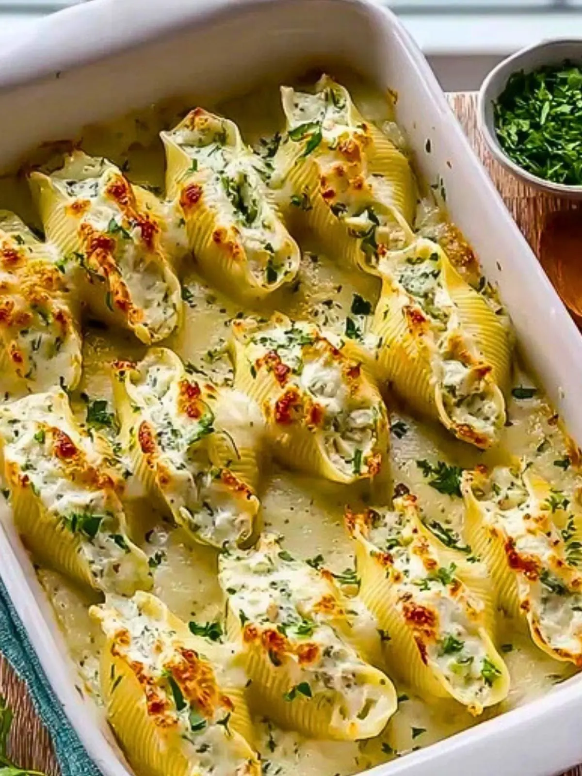 Best Baked Chicken Alfredo Stuffed Shells (1)